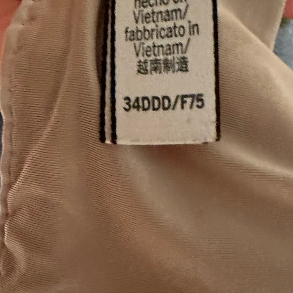 Nude 34DDD Victoria’s Secret t-shirt bra - Picture 3 of 3